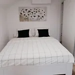Zefir Apartment Premantura