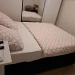 Zefir Apartment Premantura